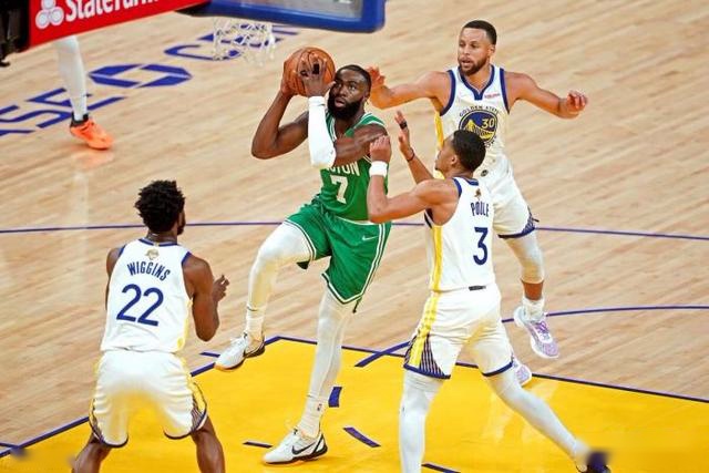 张镇麟21+10郭艾伦24分 辽宁力克同曦夺4连胜